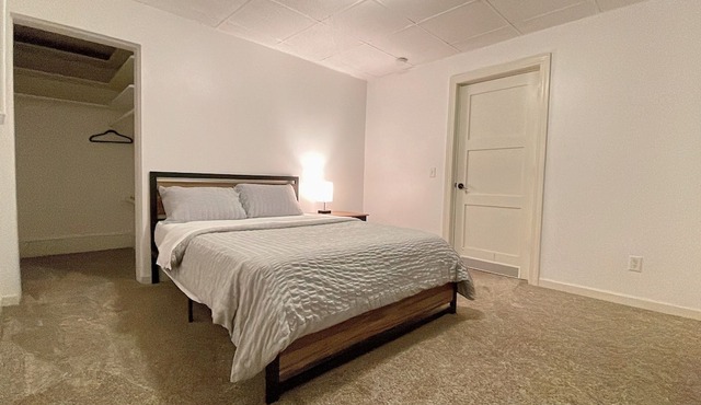 1103#201-Charming 2-bedroom apartment with AC, WiFi in brilliant Dubuque