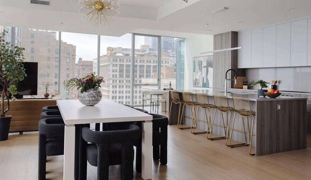 PH w/Bean & Lake Views, An Elite Stay