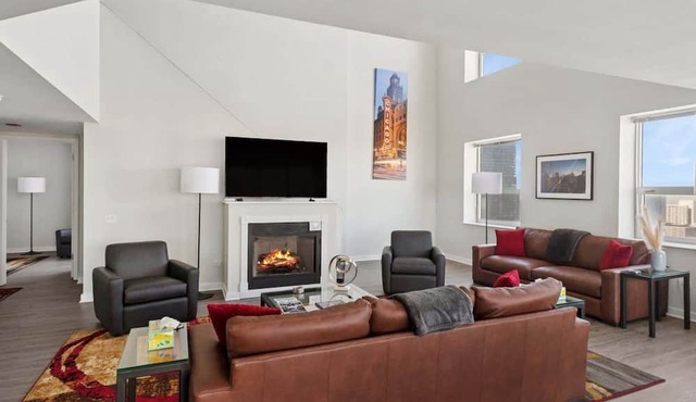 Two-Story Penthouse, City Views, Pool, Gym