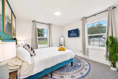 Luxury Retreat in Normal, IL - Movie Theater, Game Room & Hot Tub