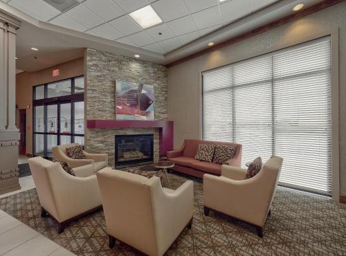 DoubleTree by Hilton Bloomington