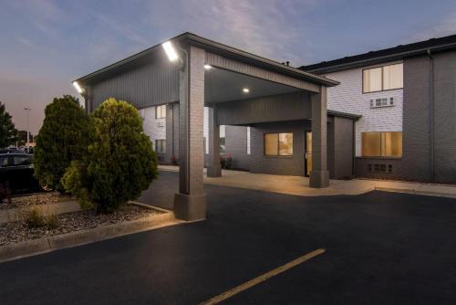 Super 8 by Wyndham Bourbonnais/Kankakee Area