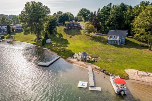 Private Beach, 3,000 Sq Ft: Murray Lake Retreat!