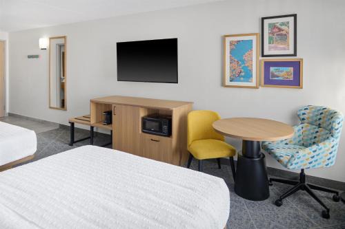 Hampton Inn Chicago-Carol Stream