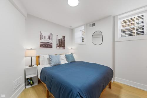 Newly Renovated 3BR 2BA in Heart of Andersonville condo