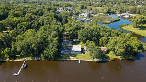The Jackson Cottage on Grass Lake Waterfront 2 1 Nautical Cottage with Hot Tub Firepit & Year-Round Fun
