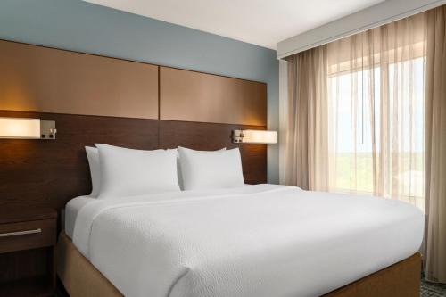 Residence Inn by Marriott Milwaukee West