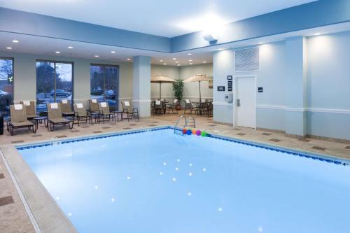 Hampton Inn & Suites Chicago North Shore