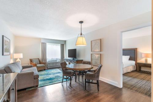 University Park Inn 