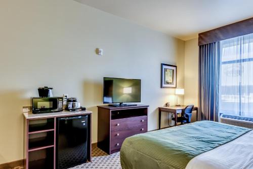 Cobblestone Inn Suites 